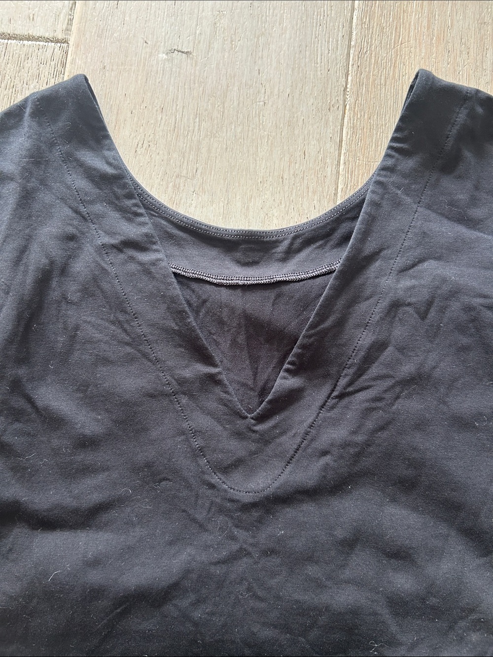 Kit and Ace Black Tee Dress with Blue Tag - Picture 4 of 7